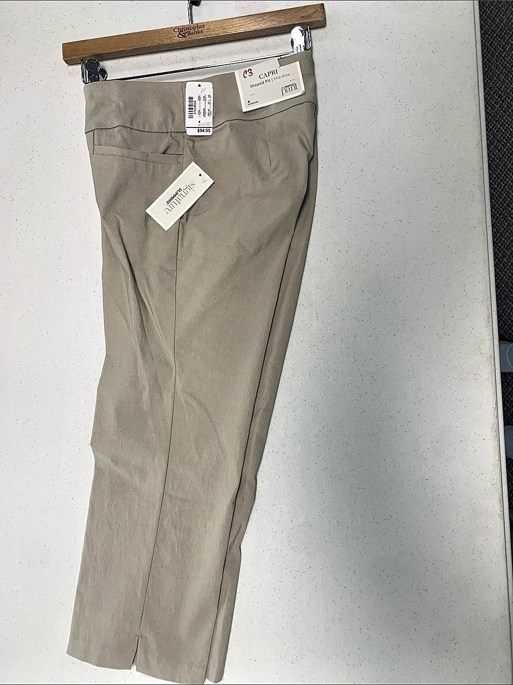 Christopher & Banks Signature Slimming
Pull-On Capri Pants in Beige/Tan Size 4